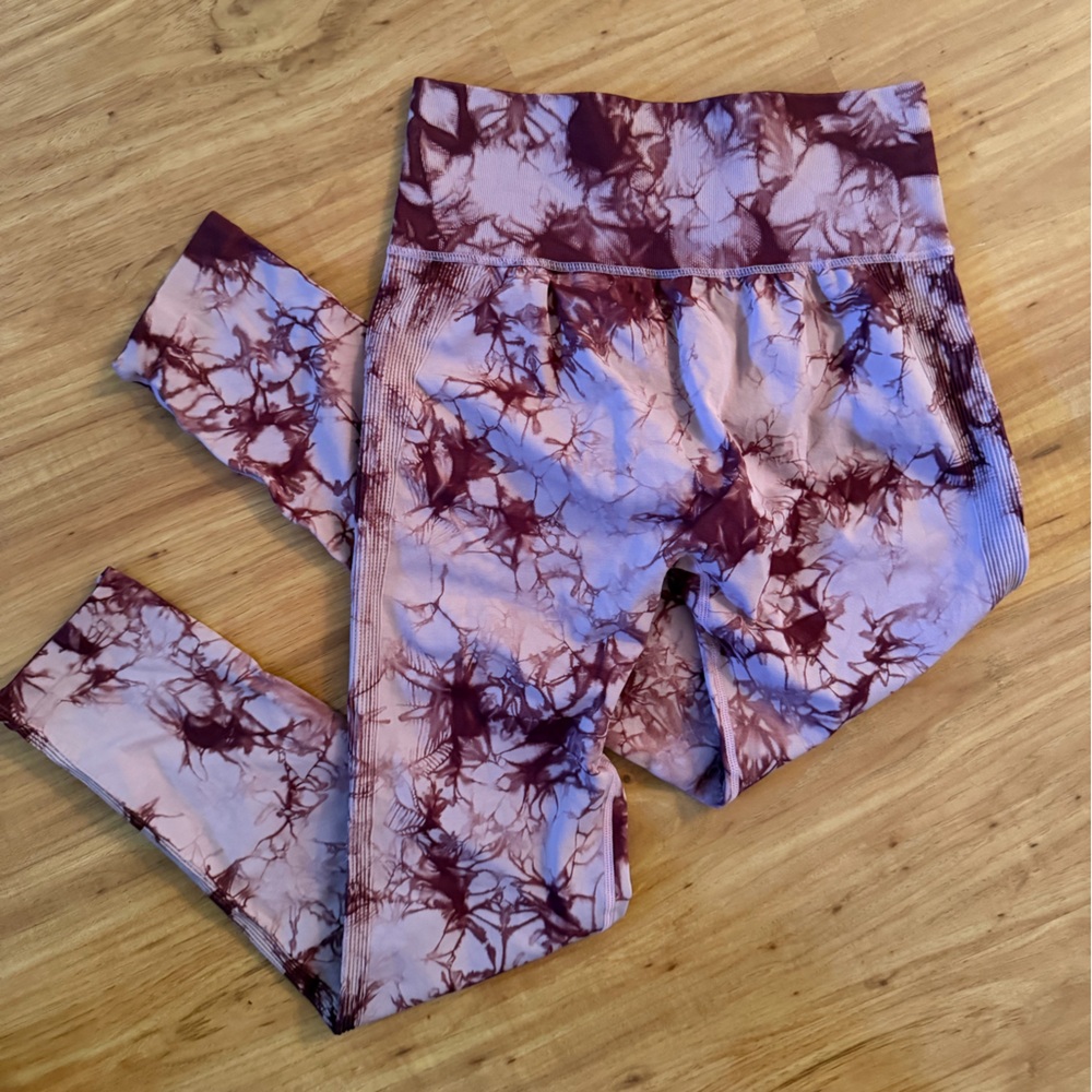 Mauve & Burgundy Leggings With Ruched Back